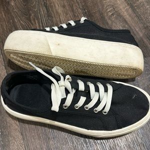 Black and white platform sneaker